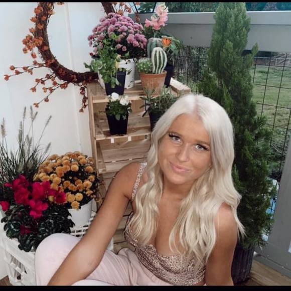 Profile Picture of Aidia Bellafiore (@aidia99) on Poshmark