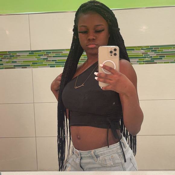 Ranaradica Jackson - Poshmark Profile Picture of Ranaradica Jackson (@ranaradicaj) on Poshmark