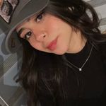 Profile Picture of Sarah Rivera (@skinnyrivv) on Instagram