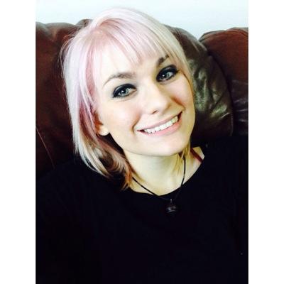 Profile Picture of Tori Newton (@searchtori) on Twitter