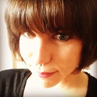 Profile Picture of Amanda McGrory (@alittlechipped) on Twitter