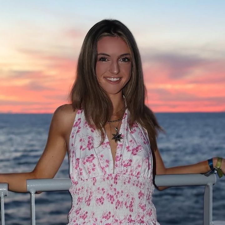 Profile Picture of meredith (@@meredithsandlin) on Tiktok