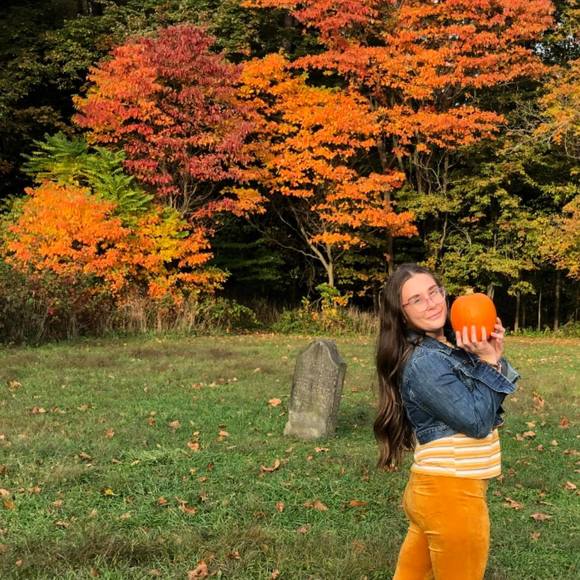 Profile Picture of Katharine Mccance (@helllokd) on Poshmark