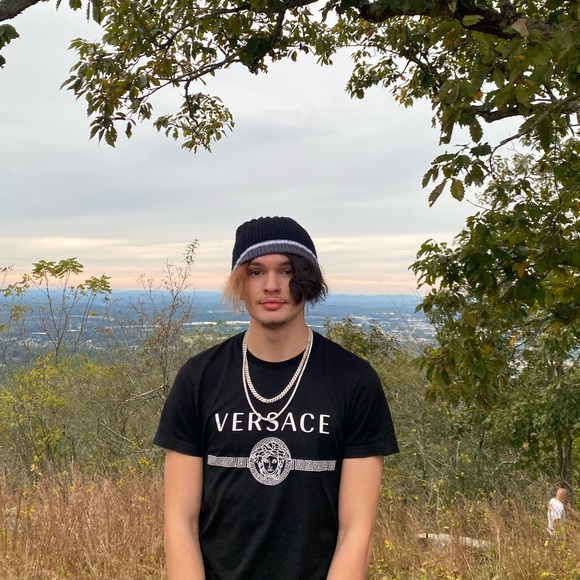 Profile Picture of Michael Grogan (@michaelgroga125) on Poshmark