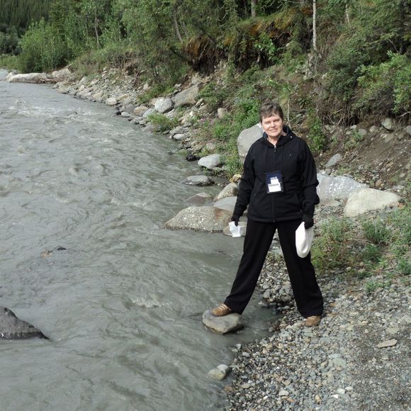 Profile Picture of Lois Stickell (@loisstrange) on Poshmark