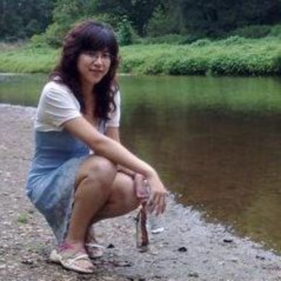 Profile Picture of Zhen Wang (@zssss) on Poshmark