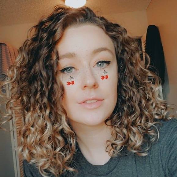 Profile Picture of Corenne Stevens (@cores) on Poshmark