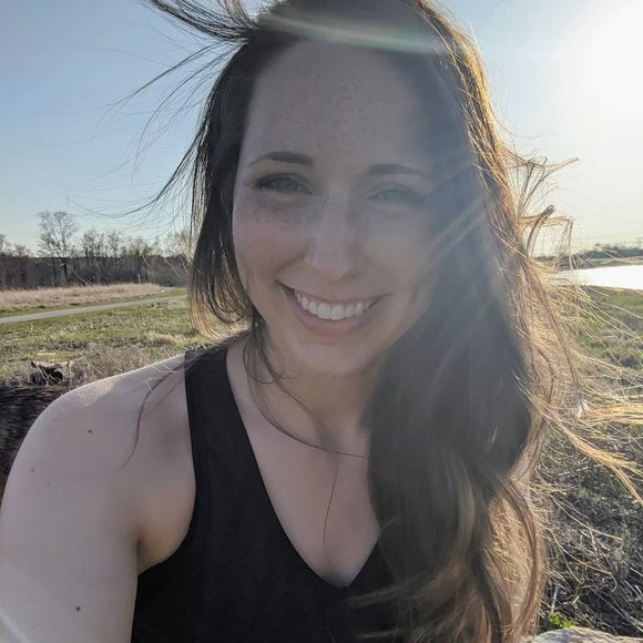 Profile Picture of Amy Mohr (@acmohr1) on Poshmark