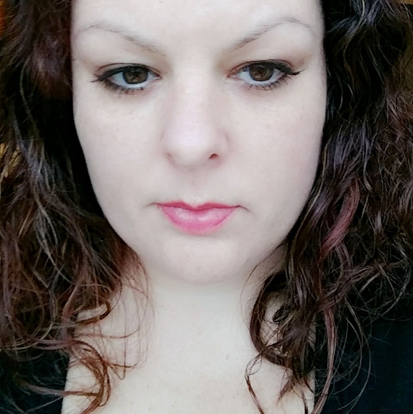 Profile Picture of Jamie Serdy (@jserdy) on Poshmark