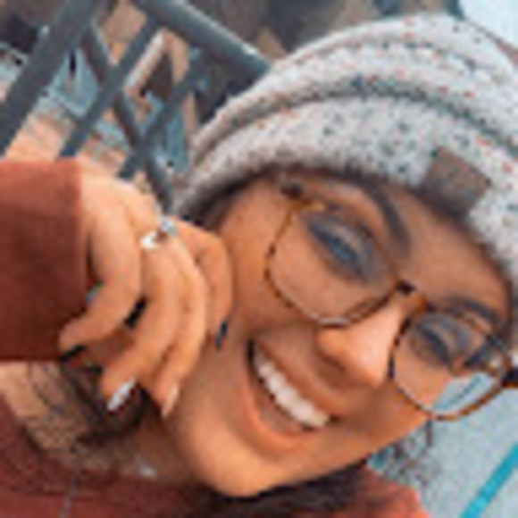 Profile Picture of Cassidy Groomes (@cassidygroomes) on Poshmark