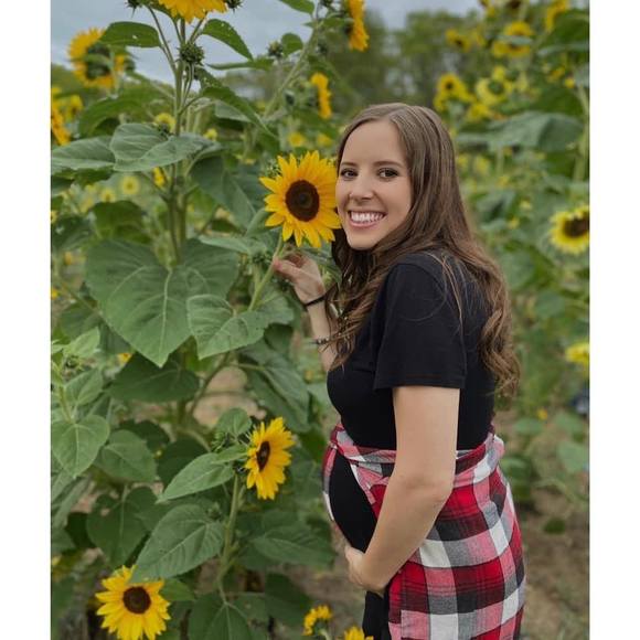 Profile Picture of Tianna Crumb (@tiannacrumb) on Poshmark