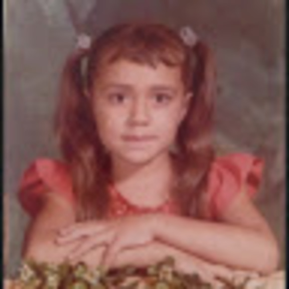 Profile Picture of Jeannie Heffley (@jeannieheffley) on Poshmark