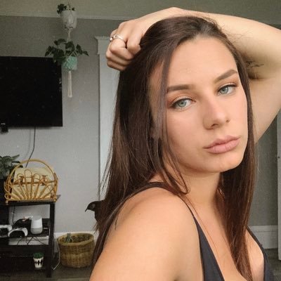 Profile Picture of Jacqueline Barrow (@Jacquelineeee16) on Twitter