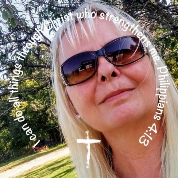 Profile Picture of Tonya Adix (@tadix05) on Poshmark