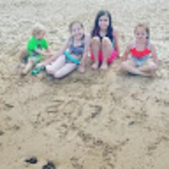 Profile Picture of Brandy Cooper (@coopswife2004) on Poshmark