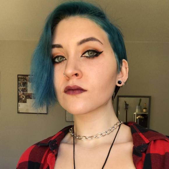 Profile Picture of Alex Coppeler (@alexcoppeler) on Poshmark