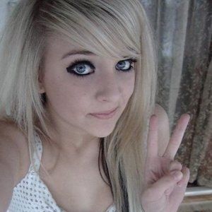 Profile Picture of Olivia Lenz (@badchic10) on Myspace