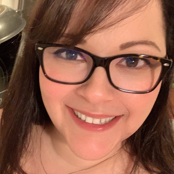 Profile Picture of Sarah Felker (@felkers) on Poshmark