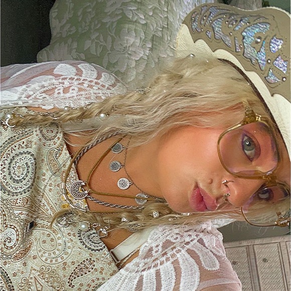 Katelyn Albright - Poshmark Profile Picture of Katelyn Albright (@katemay28) on Poshmark