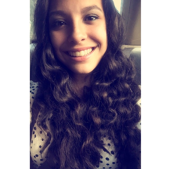 Sophia Papulis - Poshmark Profile Picture of Sophia Papulis (@sophiaaaa07) on Poshmark