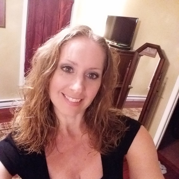 Profile Picture of Heather Neal-kramer (@volvogir) on Poshmark