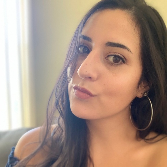 Meaghan Kelly - Poshmark Profile Picture of Meaghan Kelly (@meaghannk) on Poshmark