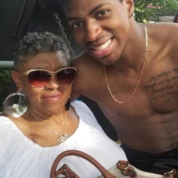 Profile Picture of Darius Saine (@darius4249) on Poshmark