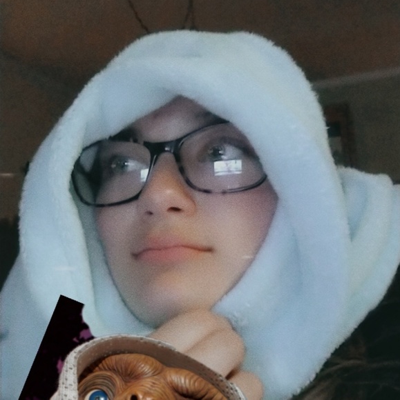 Profile Picture of Libby Carter (@libbycarter05) on Poshmark