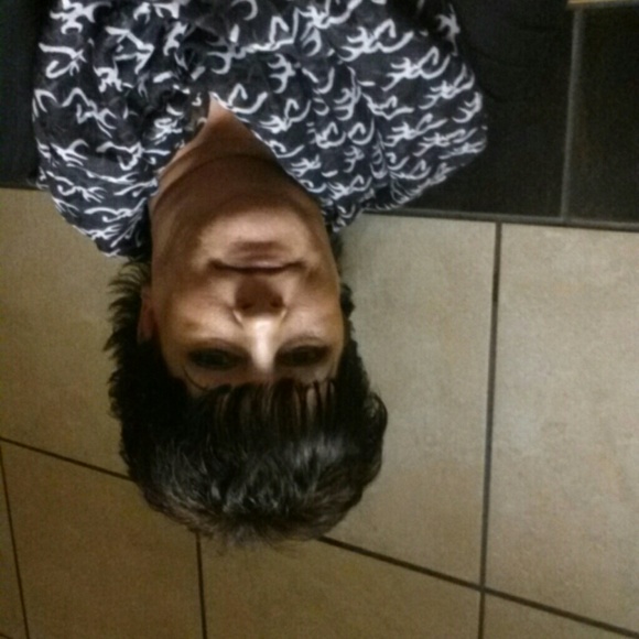 Profile Picture of Annette Self (@sunmoontanning) on Poshmark