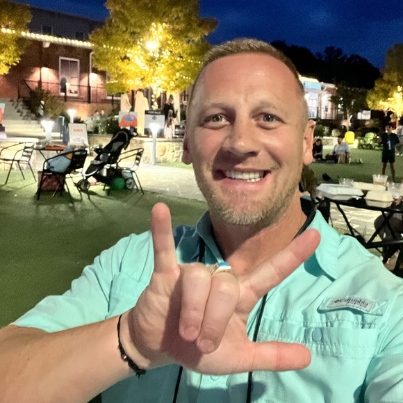 Profile Picture of Scott Spann (@thescottspann) on Poshmark