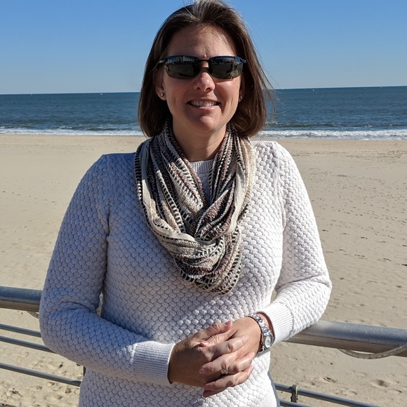 Profile Picture of Cynthia Liutkus-pierce (@liutkuscm) on Poshmark