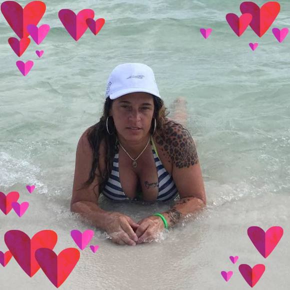 Profile Picture of Heather Chew (@heatherchew) on Poshmark