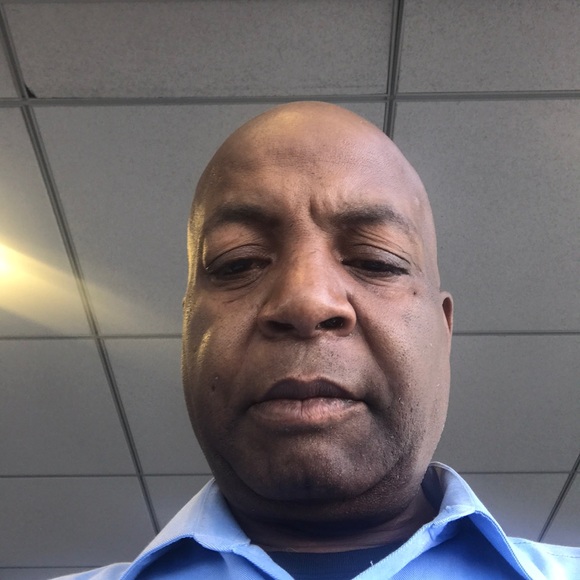 Profile Picture of Timothy Barlow (@tdog3037) on Poshmark