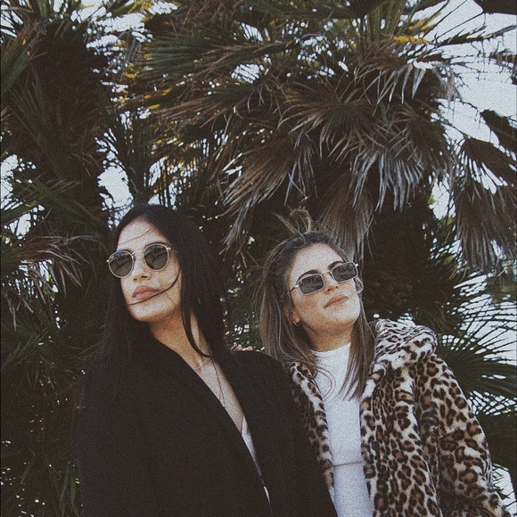 Profile Picture of Costanza Salvini (@cocostanza) on Poshmark