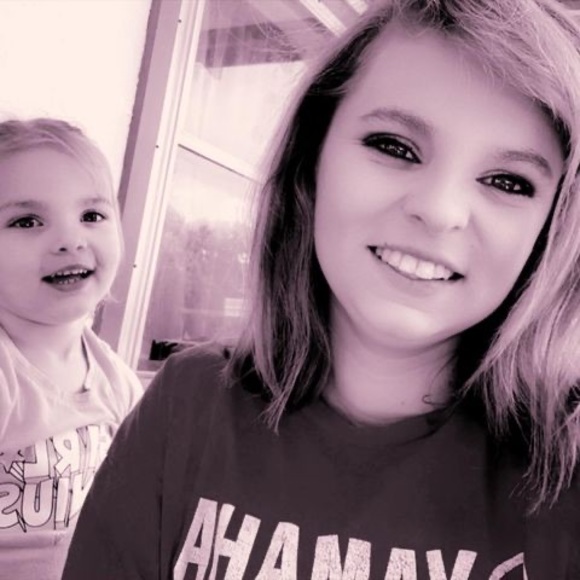 Tori Ragle - Poshmark Profile Picture of Tori Ragle (@toriragle) on Poshmark