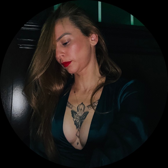 Profile Picture of Mariel Rodriguez (@mariel_oz) on Poshmark