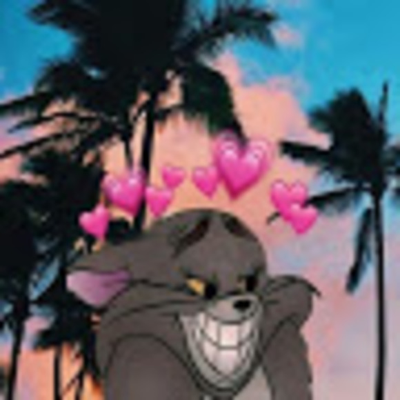Profile Picture of Julianne Johnsen (@juliannejohnsen) on Poshmark
