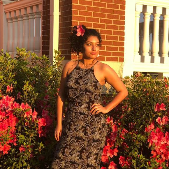 Profile Picture of Miranda Alvarado (@malvarado98) on Poshmark