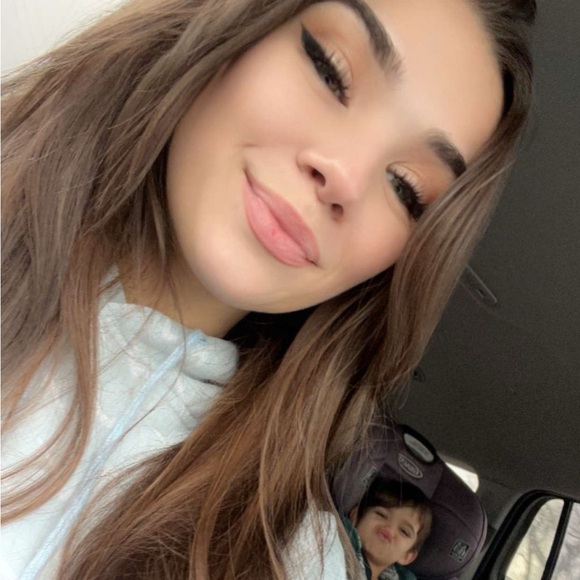 Profile Picture of Claudia Passalacqua (@claudddiia) on Poshmark
