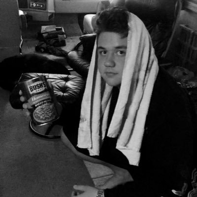 Profile Picture of Evan Underhill (@EvanUnderhill) on Twitter