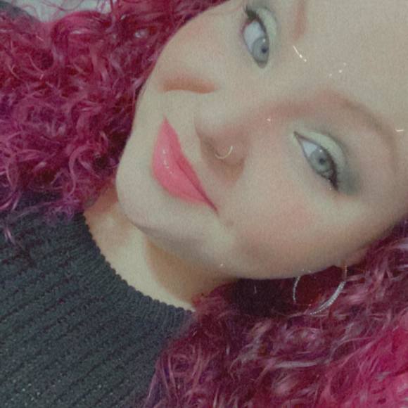 Profile Picture of Rachel Schutè (@tugorditalinda) on Poshmark