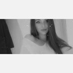 Profile Picture of Larissa 💕 (@larissadanielski) on Instagram
