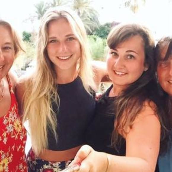 Profile Picture of Nikki Machalek (@nikolamac10) on Poshmark