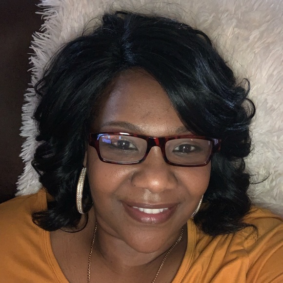 Profile Picture of Talisha Augurson (@talishabinns) on Poshmark