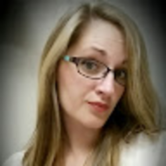 Profile Picture of Lindsey Riddle (@lriddle0508) on Poshmark