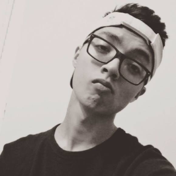 Profile Picture of Calvin Roe (@calvin_roeun) on Poshmark