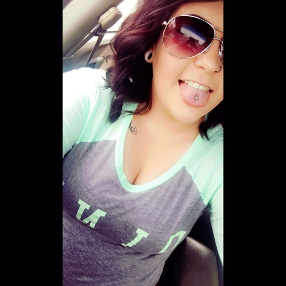 Profile Picture of Kelsie Hamberlin (@kelsie67) on Poshmark