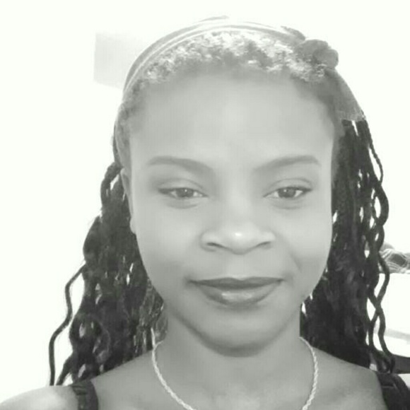 Profile Picture of Charmaine Hintzen (@charmaineh) on Poshmark