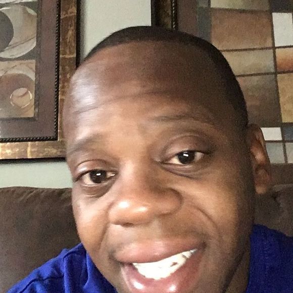 Profile Picture of Jeremy Hobson (@jeremyhobson234) on Poshmark