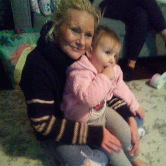 Maggie Lapeer - Poshmark Profile Picture of Maggie Lapeer (@maggielapeer) on Poshmark